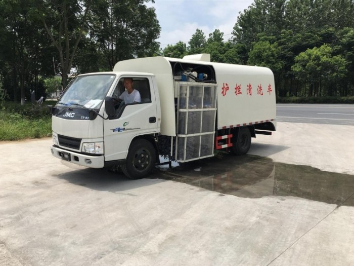 江鈴城市護欄清洗車